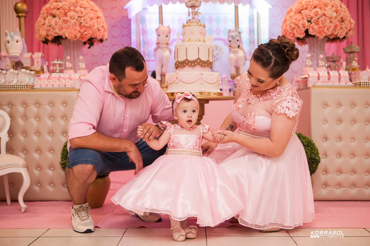 umano, umaninho, primeiroaninho, fotografiainfantil, fotodefesta, festadeumaninho, festacarrossel, carrosseldecor, decoracadocarrossel, umaninho, primeiroano, festadeprincesa, maedemenina, fotosdefesta, ateliedafesta