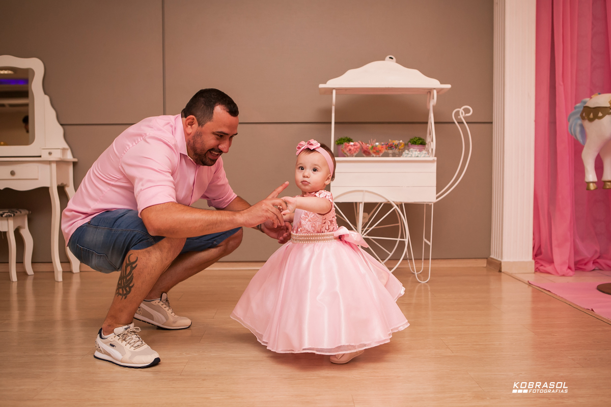 umano, umaninho, primeiroaninho, fotografiainfantil, fotodefesta, festadeumaninho, festacarrossel, carrosseldecor, decoracadocarrossel, umaninho, primeiroano, festadeprincesa, maedemenina, fotosdefesta, ateliedafesta