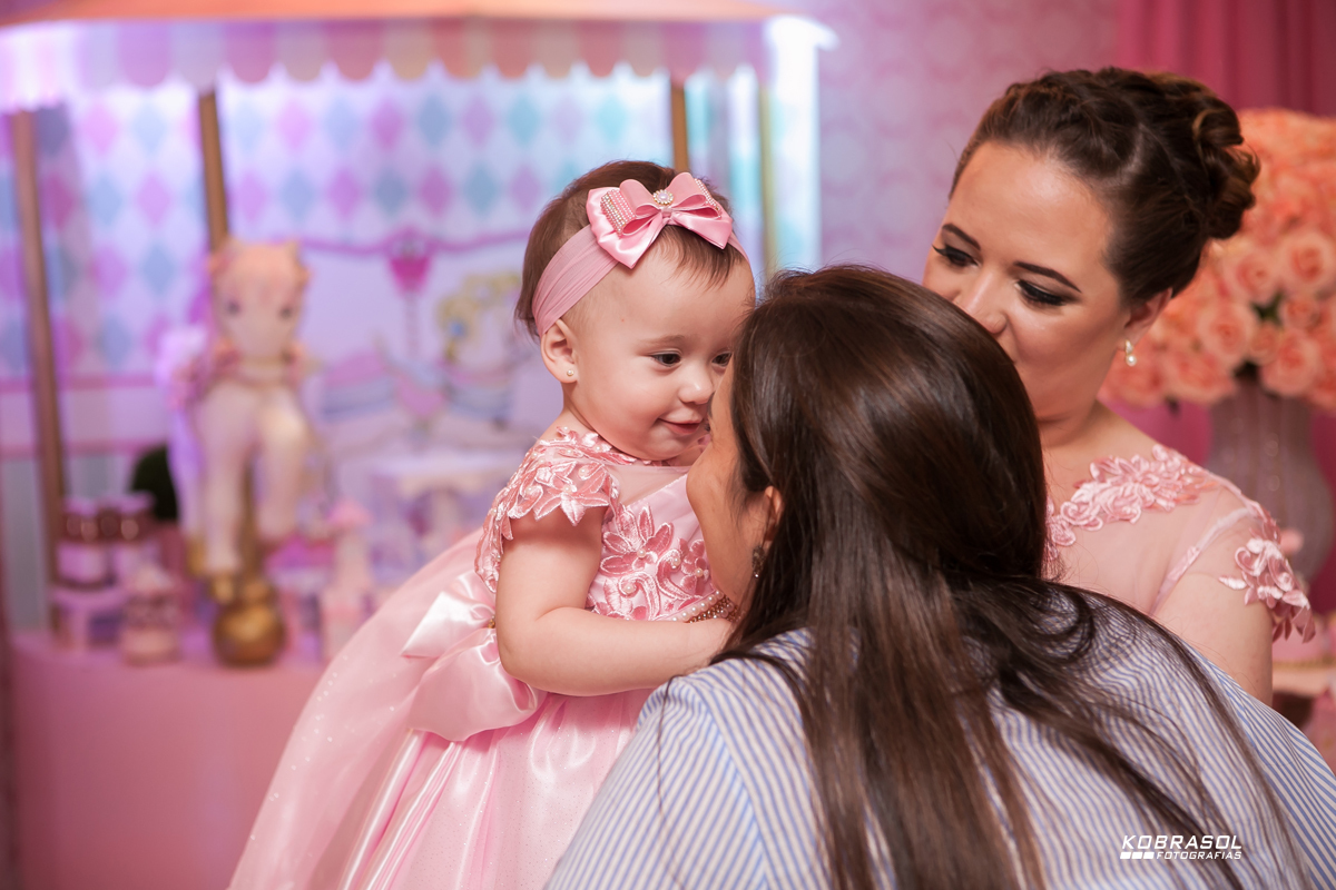 umano, umaninho, primeiroaninho, fotografiainfantil, fotodefesta, festadeumaninho, festacarrossel, carrosseldecor, decoracadocarrossel, umaninho, primeiroano, festadeprincesa, maedemenina, fotosdefesta, ateliedafesta