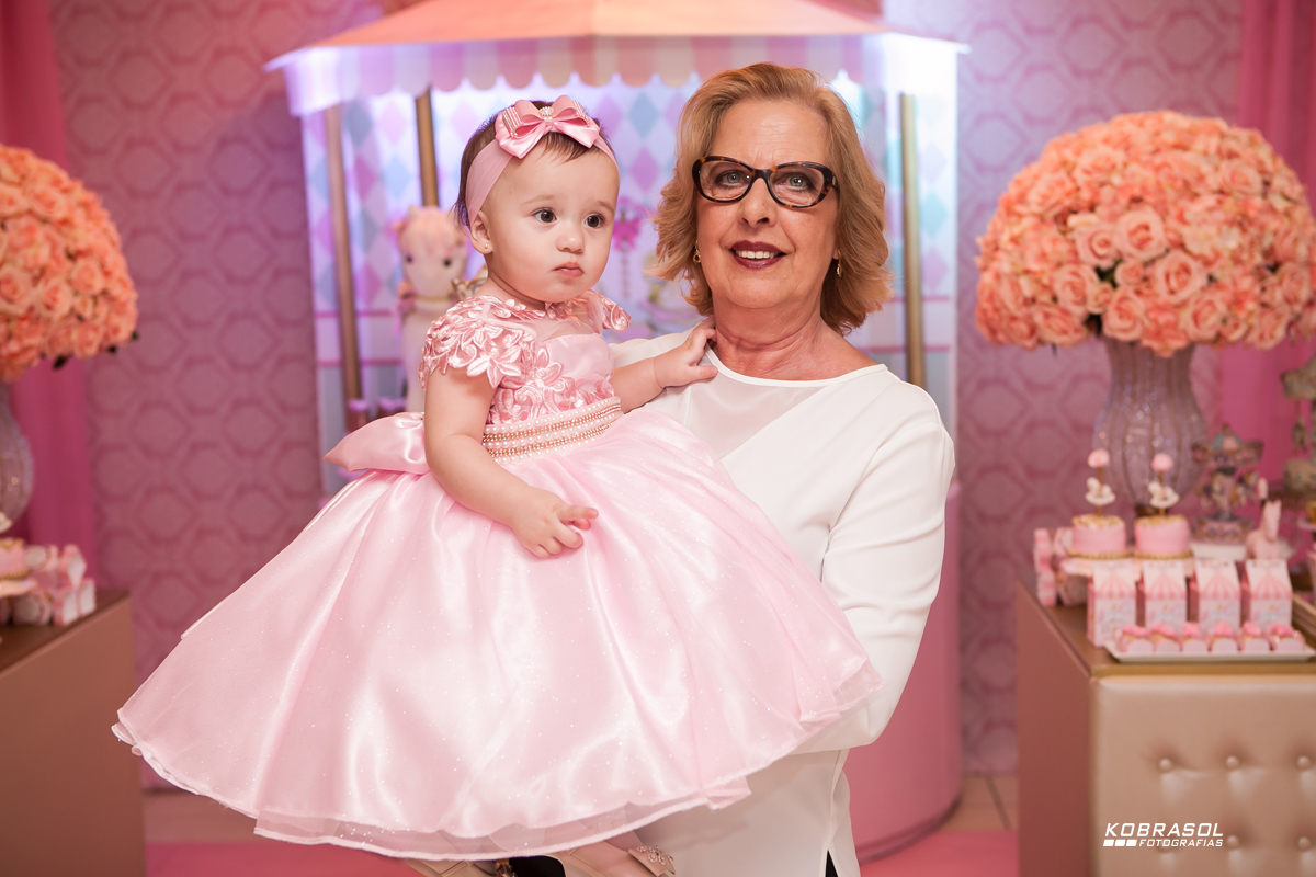 umano, umaninho, primeiroaninho, fotografiainfantil, fotodefesta, festadeumaninho, festacarrossel, carrosseldecor, decoracadocarrossel, umaninho, primeiroano, festadeprincesa, maedemenina, fotosdefesta, ateliedafesta