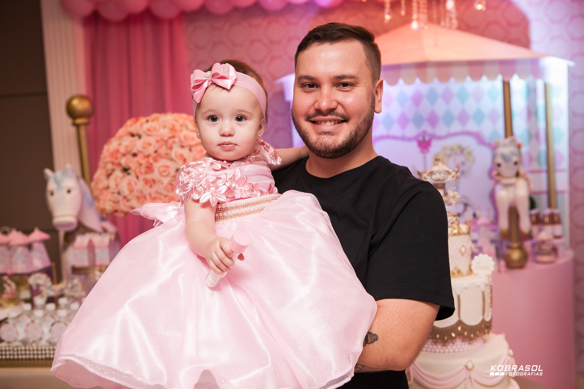 umano, umaninho, primeiroaninho, fotografiainfantil, fotodefesta, festadeumaninho, festacarrossel, carrosseldecor, decoracadocarrossel, umaninho, primeiroano, festadeprincesa, maedemenina, fotosdefesta, ateliedafesta