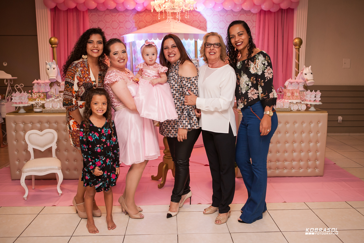 umano, umaninho, primeiroaninho, fotografiainfantil, fotodefesta, festadeumaninho, festacarrossel, carrosseldecor, decoracadocarrossel, umaninho, primeiroano, festadeprincesa, maedemenina, fotosdefesta, ateliedafesta