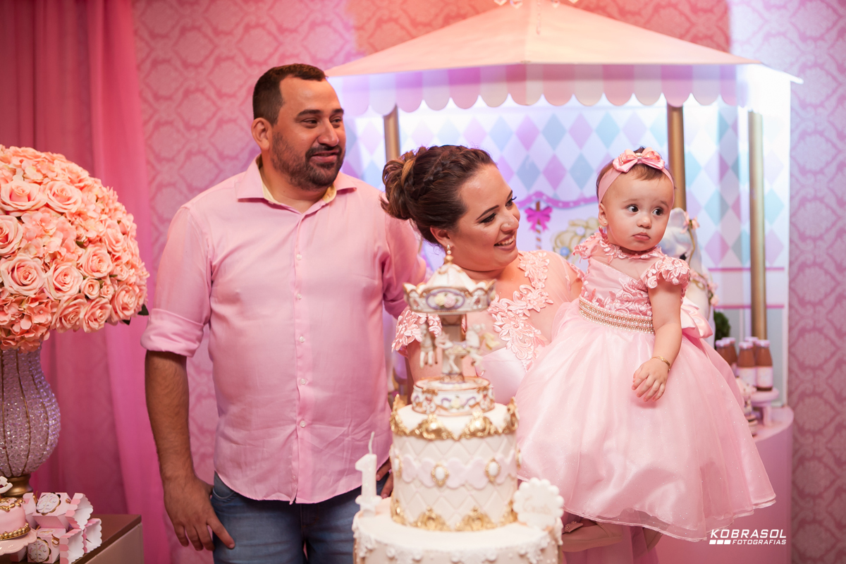 umano, umaninho, primeiroaninho, fotografiainfantil, fotodefesta, festadeumaninho, festacarrossel, carrosseldecor, decoracadocarrossel, umaninho, primeiroano, festadeprincesa, maedemenina, fotosdefesta, ateliedafesta