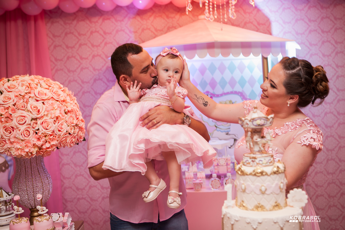 umano, umaninho, primeiroaninho, fotografiainfantil, fotodefesta, festadeumaninho, festacarrossel, carrosseldecor, decoracadocarrossel, umaninho, primeiroano, festadeprincesa, maedemenina, fotosdefesta, ateliedafesta