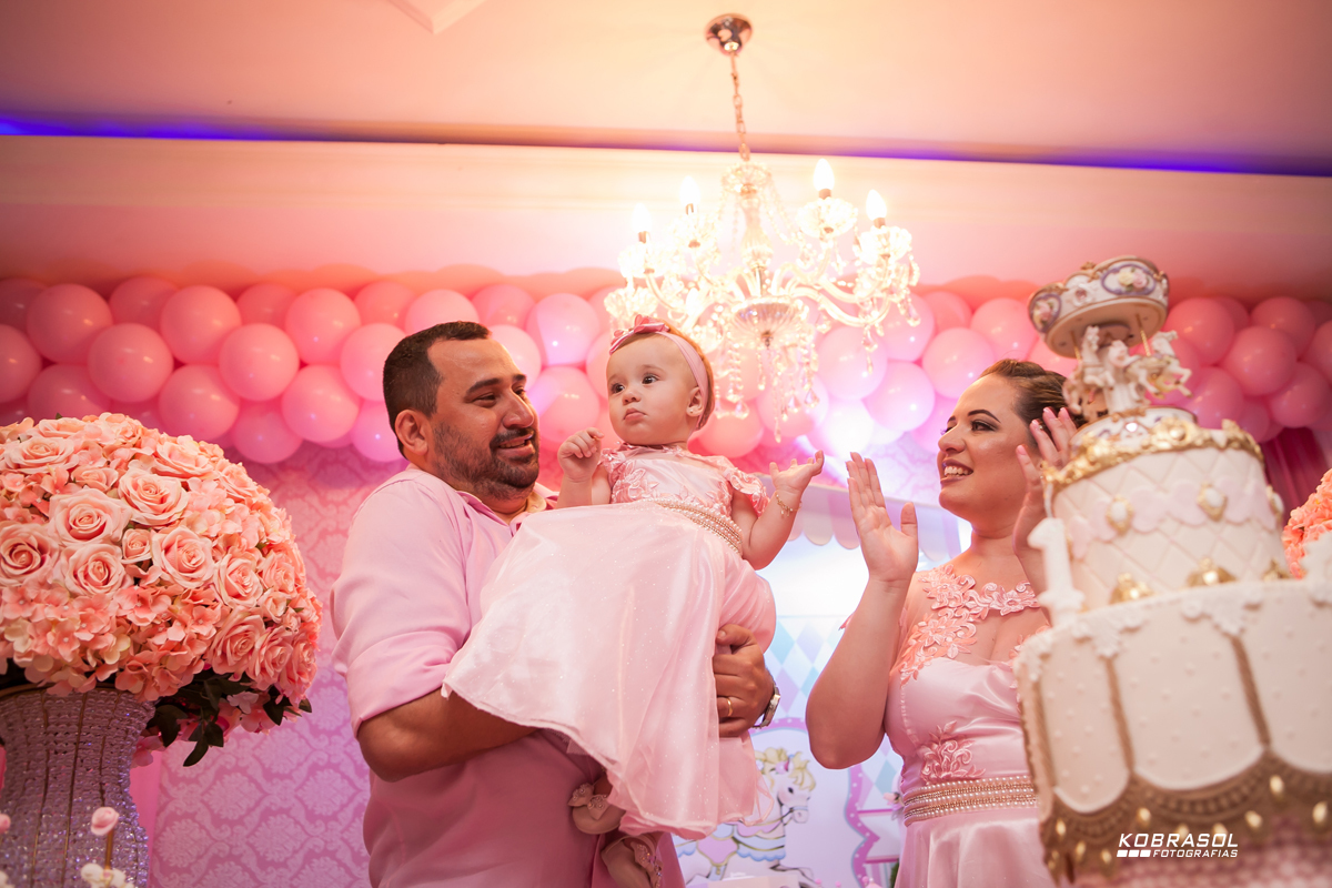 umano, umaninho, primeiroaninho, fotografiainfantil, fotodefesta, festadeumaninho, festacarrossel, carrosseldecor, decoracadocarrossel, umaninho, primeiroano, festadeprincesa, maedemenina, fotosdefesta, ateliedafesta