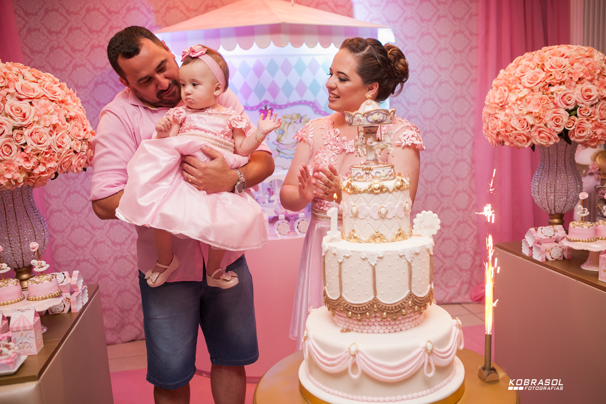 umano, umaninho, primeiroaninho, fotografiainfantil, fotodefesta, festadeumaninho, festacarrossel, carrosseldecor, decoracadocarrossel, umaninho, primeiroano, festadeprincesa, maedemenina, fotosdefesta, ateliedafesta