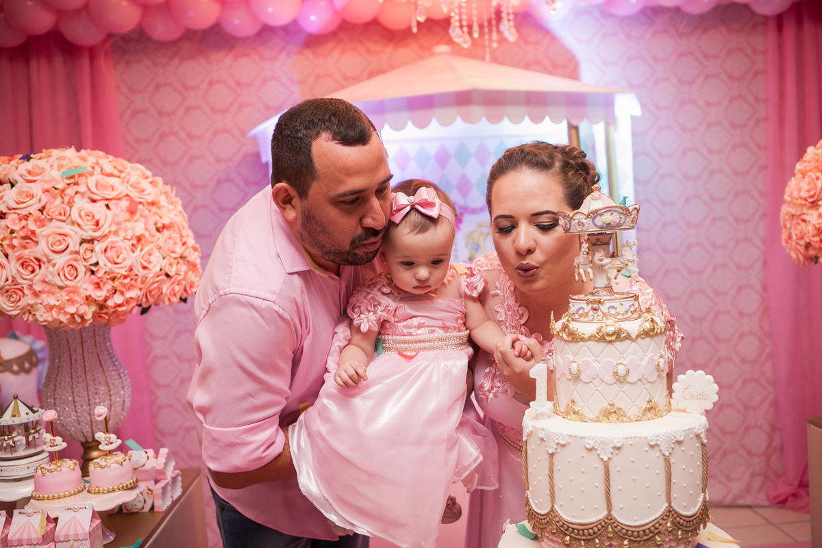 umano, umaninho, primeiroaninho, fotografiainfantil, fotodefesta, festadeumaninho, festacarrossel, carrosseldecor, decoracadocarrossel, umaninho, primeiroano, festadeprincesa, maedemenina, fotosdefesta, ateliedafesta