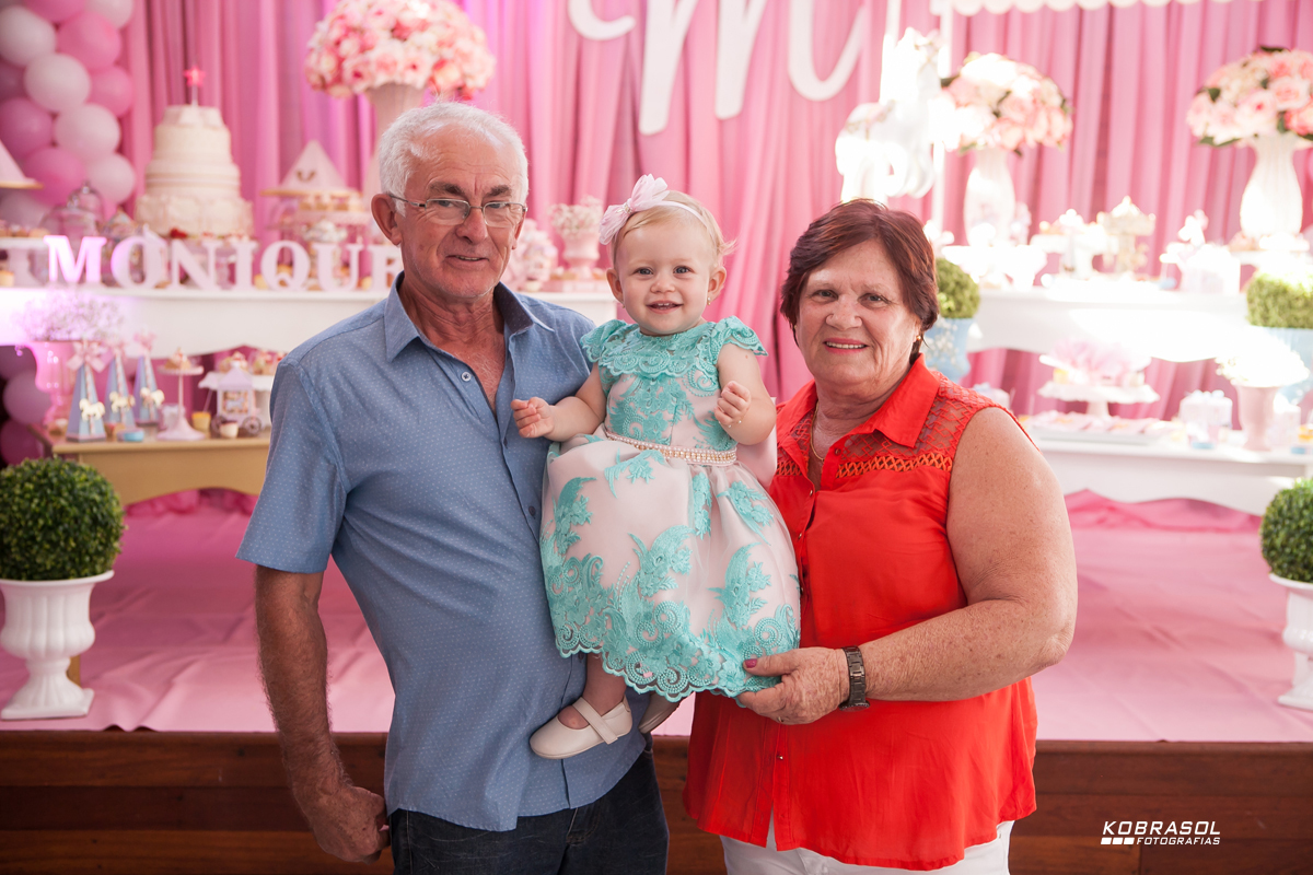 decoracadocarrossel, umaninho, primeiroano, festadeprincesa, maedemenina, fotosdefesta