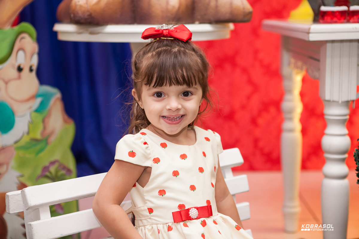 tresanos, terceiroaninho, fotografiainfantil, fotodefesta, festadecriança, brancadeneve, turmadobarulho