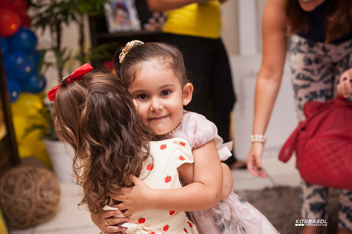 tresanos, terceiroaninho, fotografiainfantil, fotodefesta, festadecriança, brancadeneve, turmadobarulho