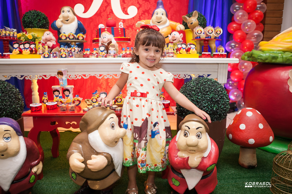 tresanos, terceiroaninho, fotografiainfantil, fotodefesta, festadecriança, brancadeneve, turmadobarulho