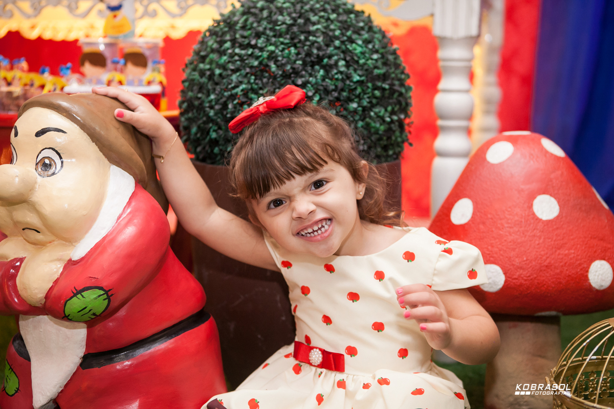 tresanos, terceiroaninho, fotografiainfantil, fotodefesta, festadecriança, brancadeneve, turmadobarulho