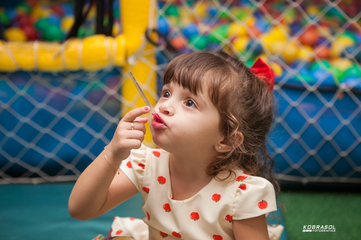 tresanos, terceiroaninho, fotografiainfantil, fotodefesta, festadecriança, brancadeneve, turmadobarulho