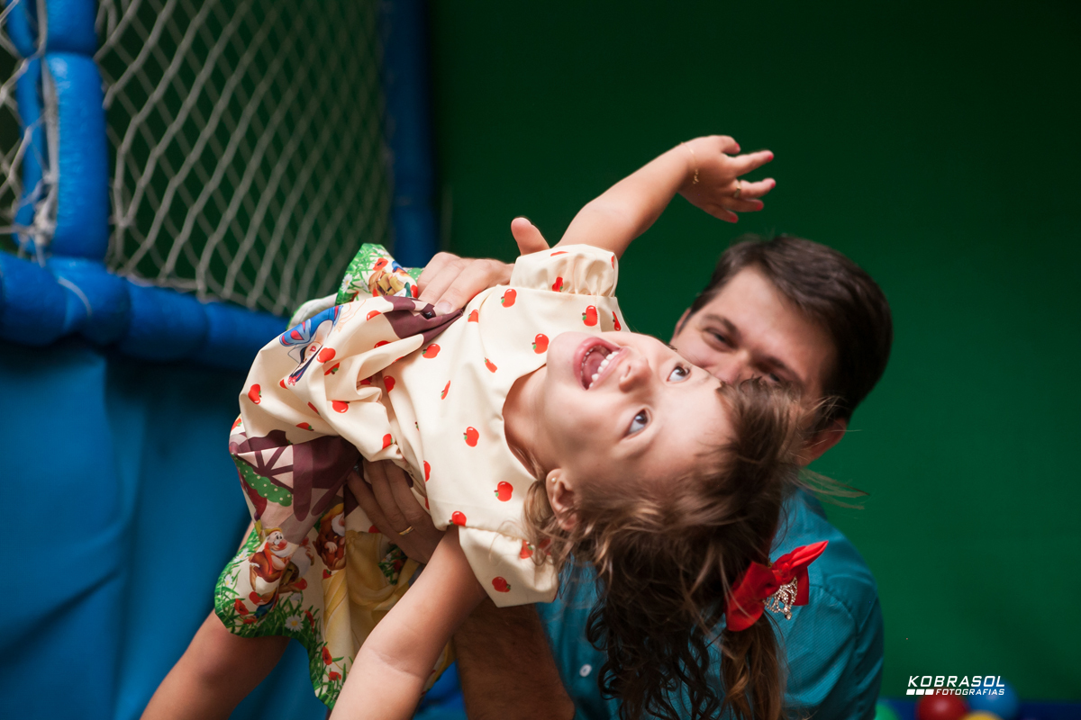 tresanos, terceiroaninho, fotografiainfantil, fotodefesta, festadecriança, brancadeneve, turmadobarulho