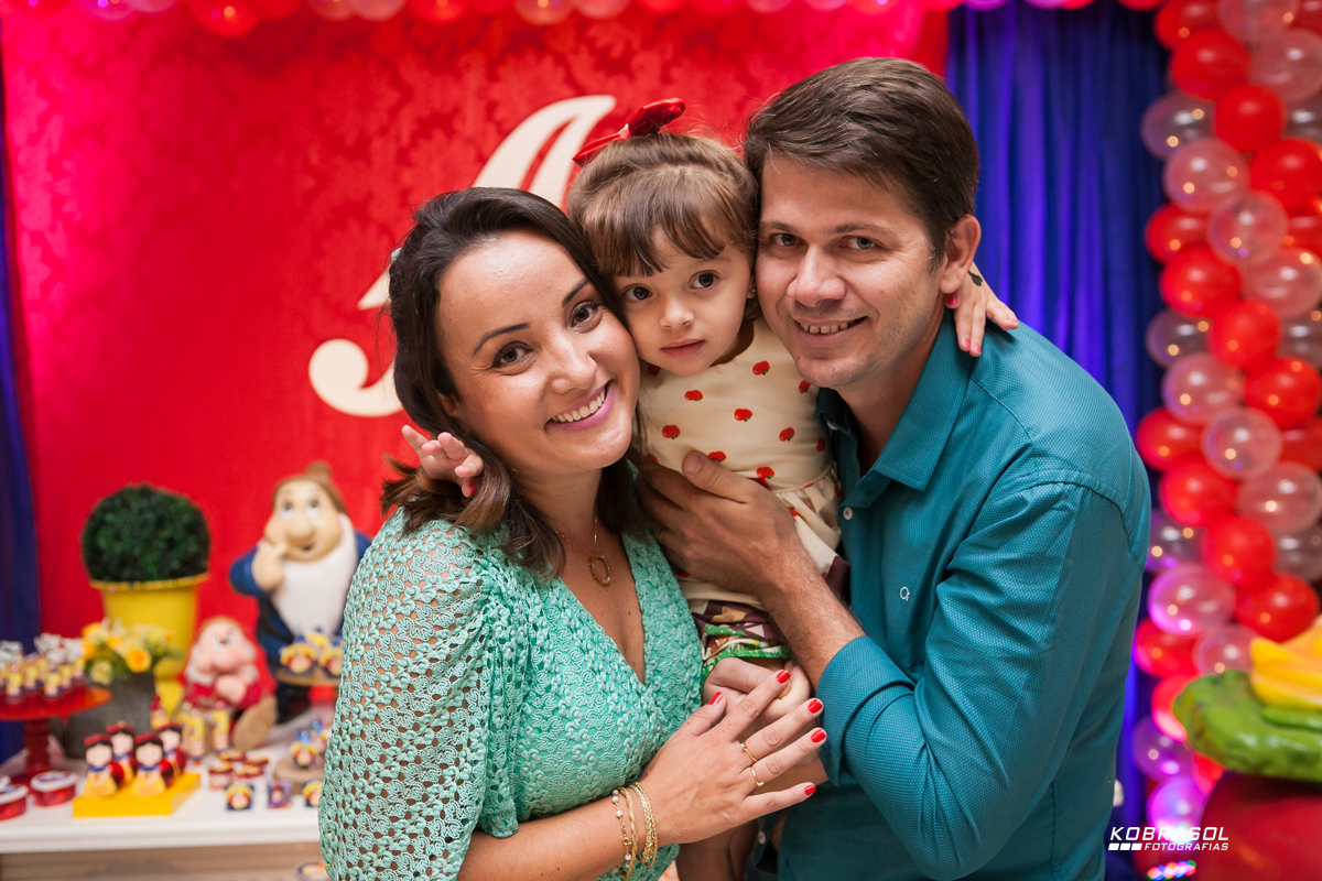 tresanos, terceiroaninho, fotografiainfantil, fotodefesta, festadecriança, brancadeneve, turmadobarulho