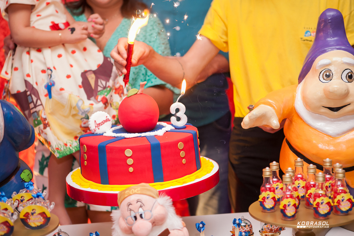 tresanos, terceiroaninho, fotografiainfantil, fotodefesta, festadecriança, brancadeneve, turmadobarulho