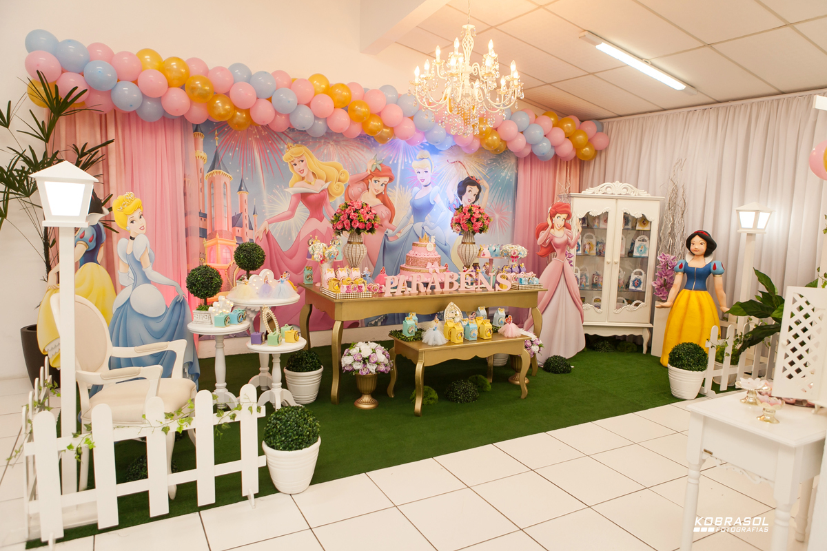 cincoanos, quintoaninho, fotografiainfantil, fotodefesta, festadecriança, princesasdecor, festadeprincesa, familiareal, mabifestas