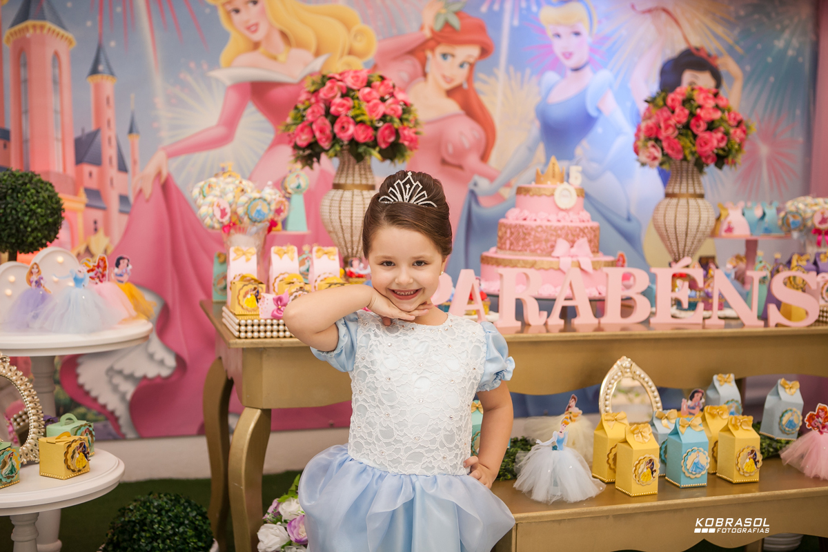 cincoanos, quintoaninho, fotografiainfantil, fotodefesta, festadecriança, princesasdecor, festadeprincesa, familiareal, mabifestas
