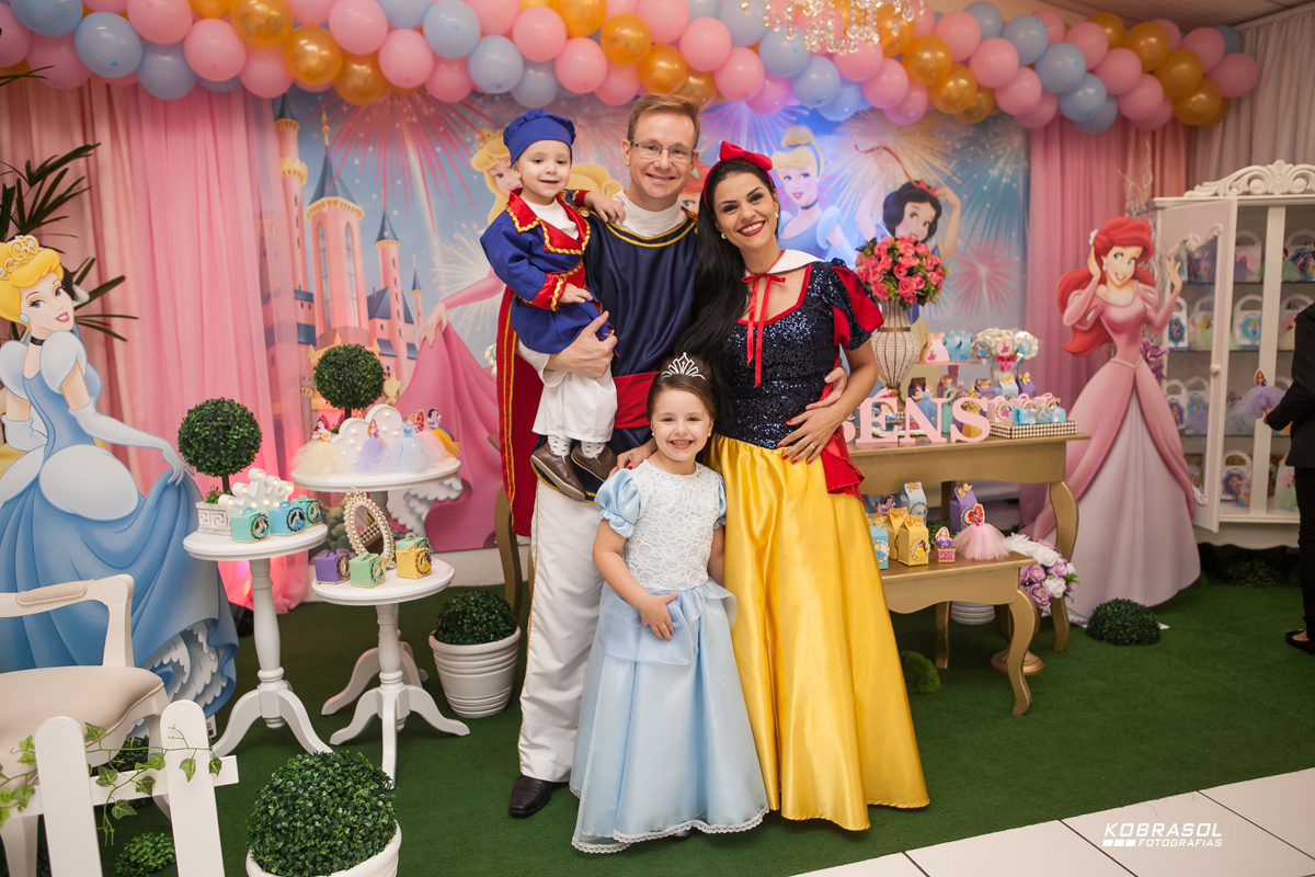 cincoanos, quintoaninho, fotografiainfantil, fotodefesta, festadecriança, princesasdecor, festadeprincesa, familiareal, mabifestas