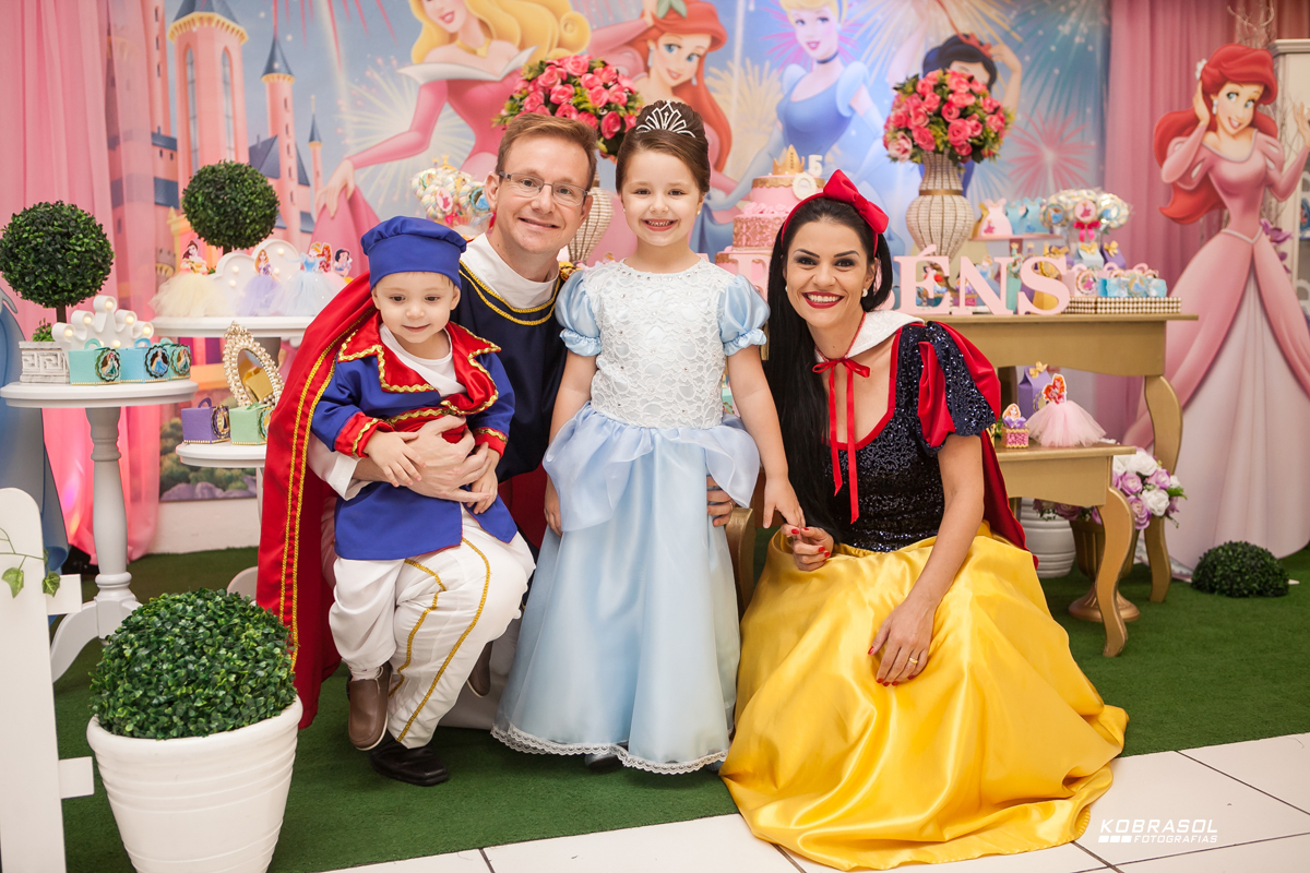 cincoanos, quintoaninho, fotografiainfantil, fotodefesta, festadecriança, princesasdecor, festadeprincesa, familiareal, mabifestas