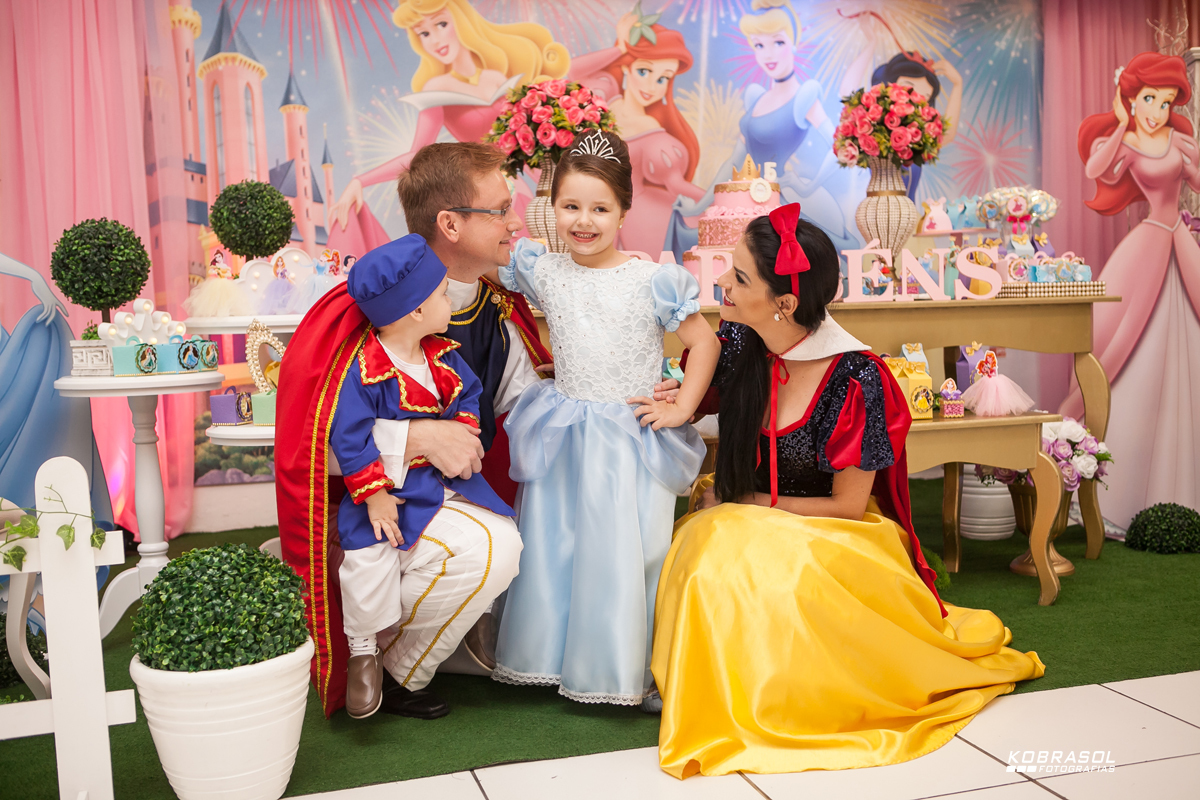 cincoanos, quintoaninho, fotografiainfantil, fotodefesta, festadecriança, princesasdecor, festadeprincesa, familiareal, mabifestas