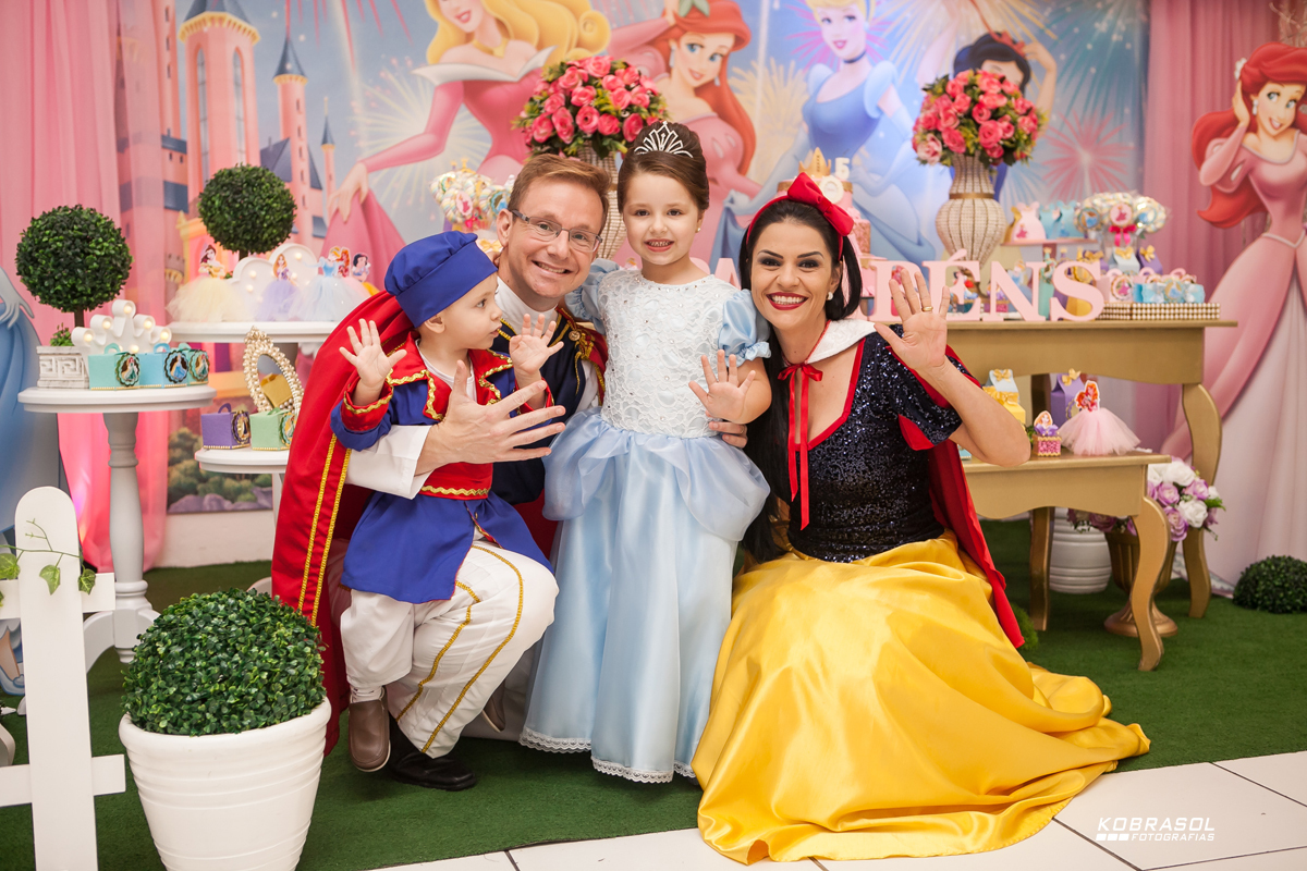 cincoanos, quintoaninho, fotografiainfantil, fotodefesta, festadecriança, princesasdecor, festadeprincesa, familiareal, mabifestas