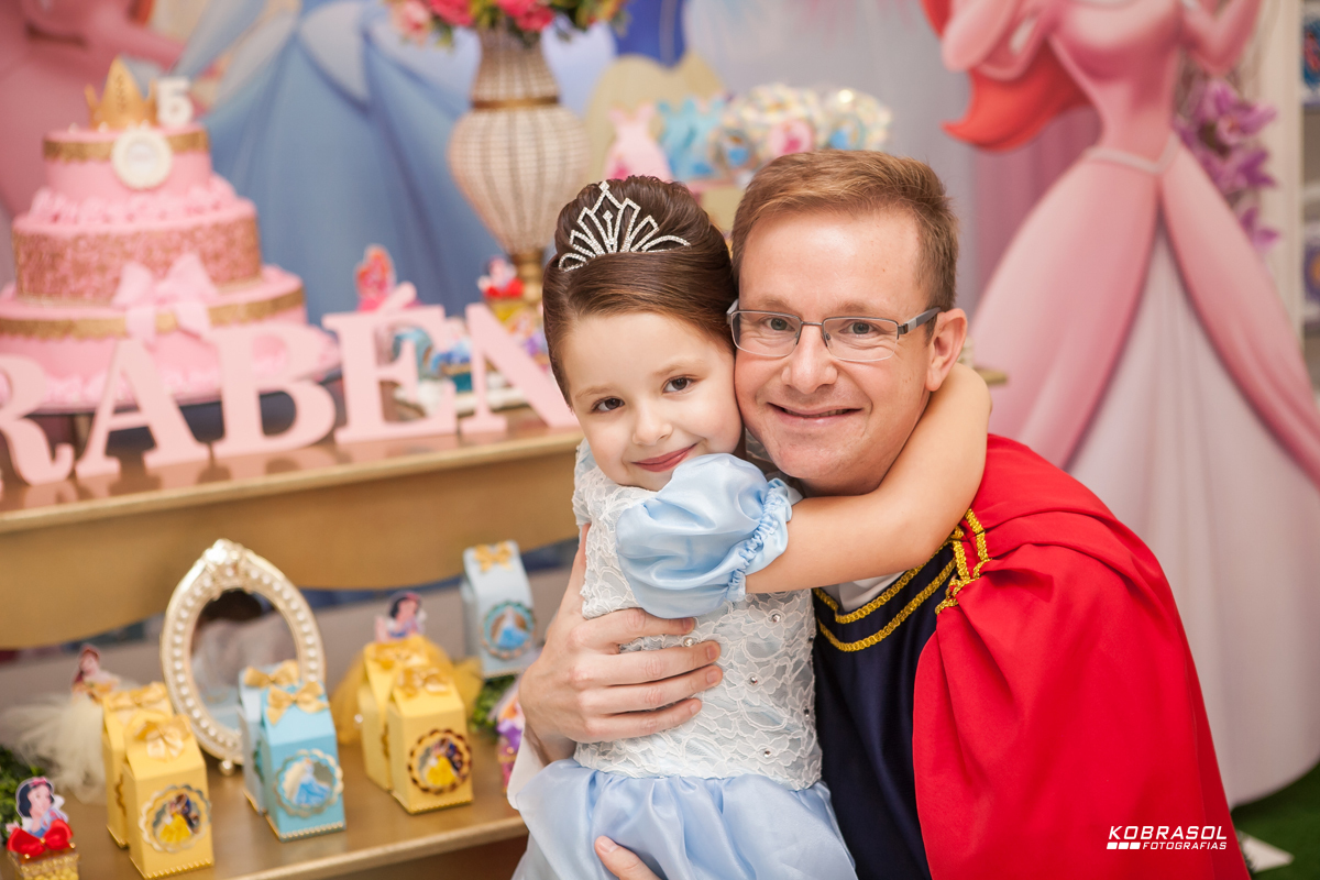 cincoanos, quintoaninho, fotografiainfantil, fotodefesta, festadecriança, princesasdecor, festadeprincesa, familiareal, mabifestas