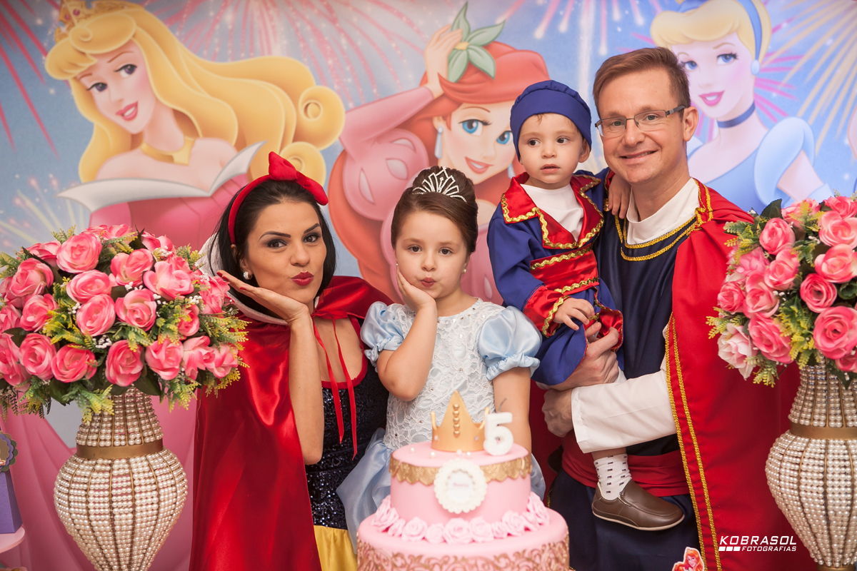 cincoanos, quintoaninho, fotografiainfantil, fotodefesta, festadecriança, princesasdecor, festadeprincesa, familiareal, mabifestas