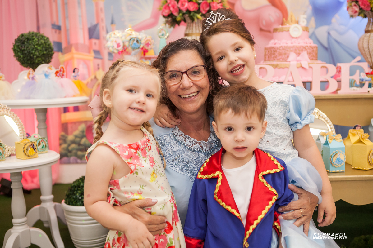 cincoanos, quintoaninho, fotografiainfantil, fotodefesta, festadecriança, princesasdecor, festadeprincesa, familiareal, mabifestas