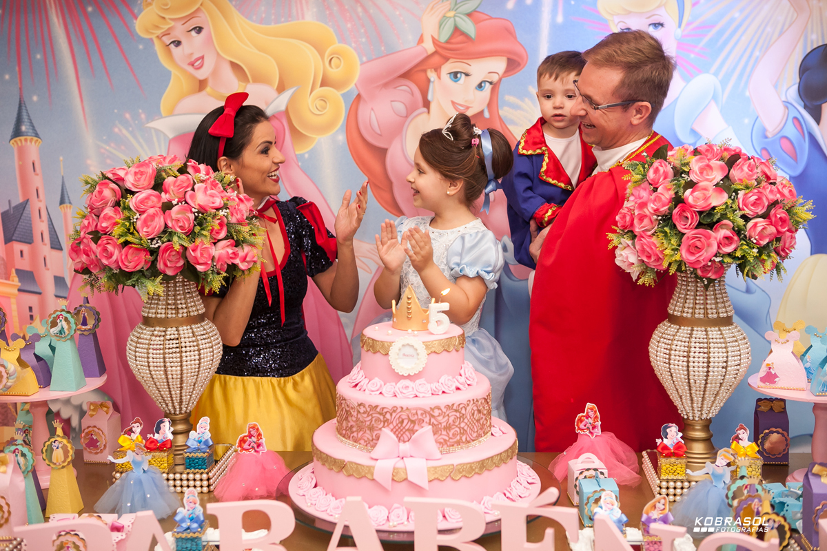 cincoanos, quintoaninho, fotografiainfantil, fotodefesta, festadecriança, princesasdecor, festadeprincesa, familiareal, mabifestas