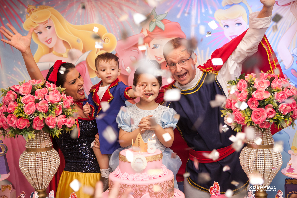 cincoanos, quintoaninho, fotografiainfantil, fotodefesta, festadecriança, princesasdecor, festadeprincesa, familiareal, mabifestas