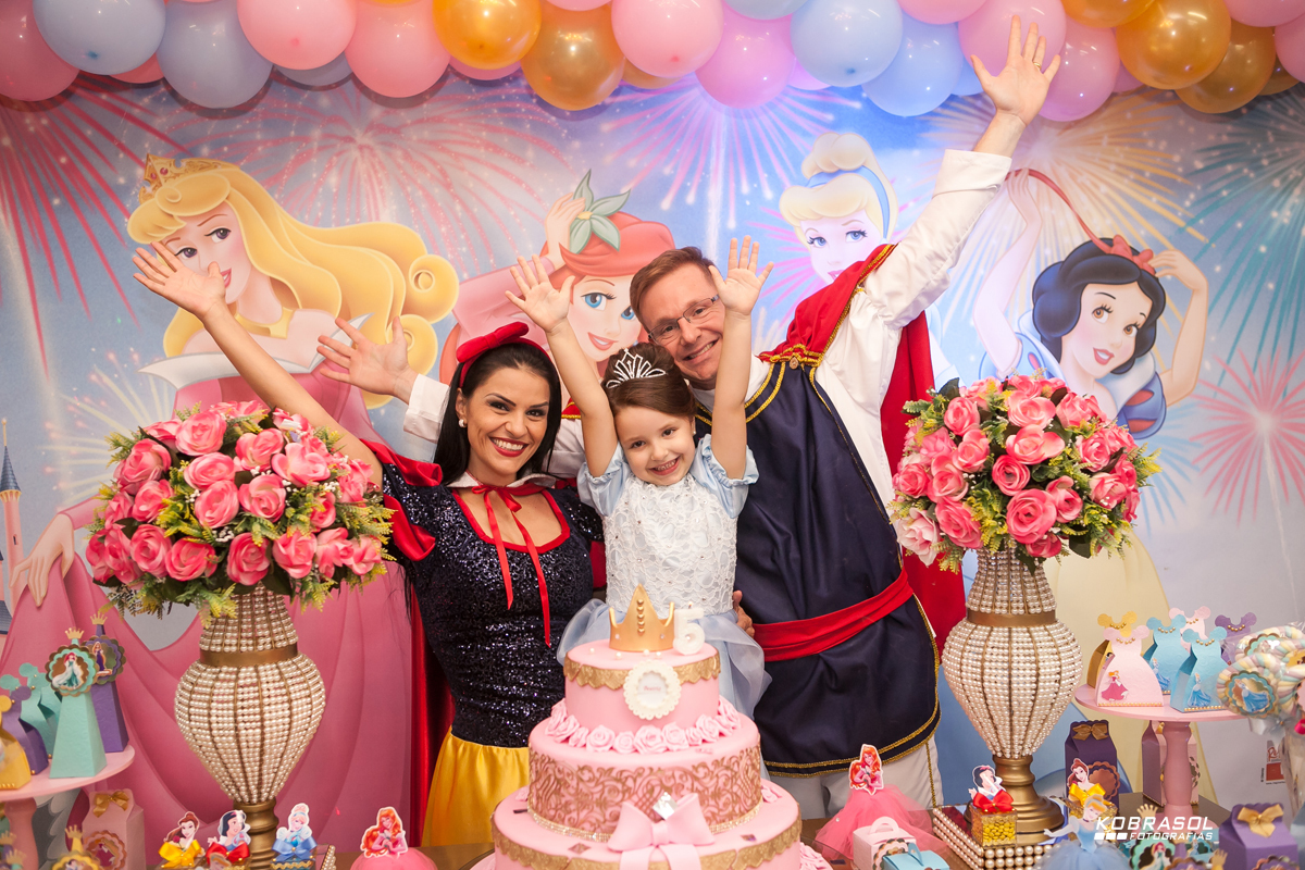 cincoanos, quintoaninho, fotografiainfantil, fotodefesta, festadecriança, princesasdecor, festadeprincesa, familiareal, mabifestas