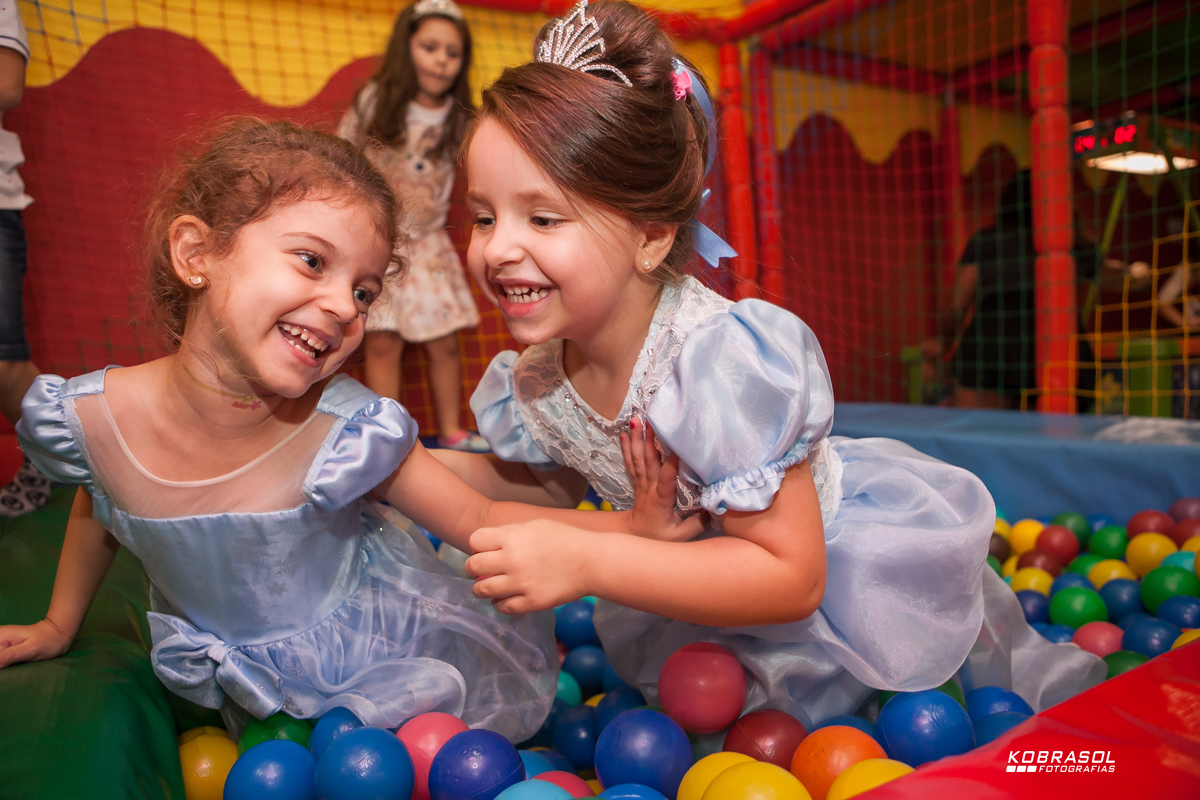 cincoanos, quintoaninho, fotografiainfantil, fotodefesta, festadecriança, princesasdecor, festadeprincesa, familiareal, mabifestas