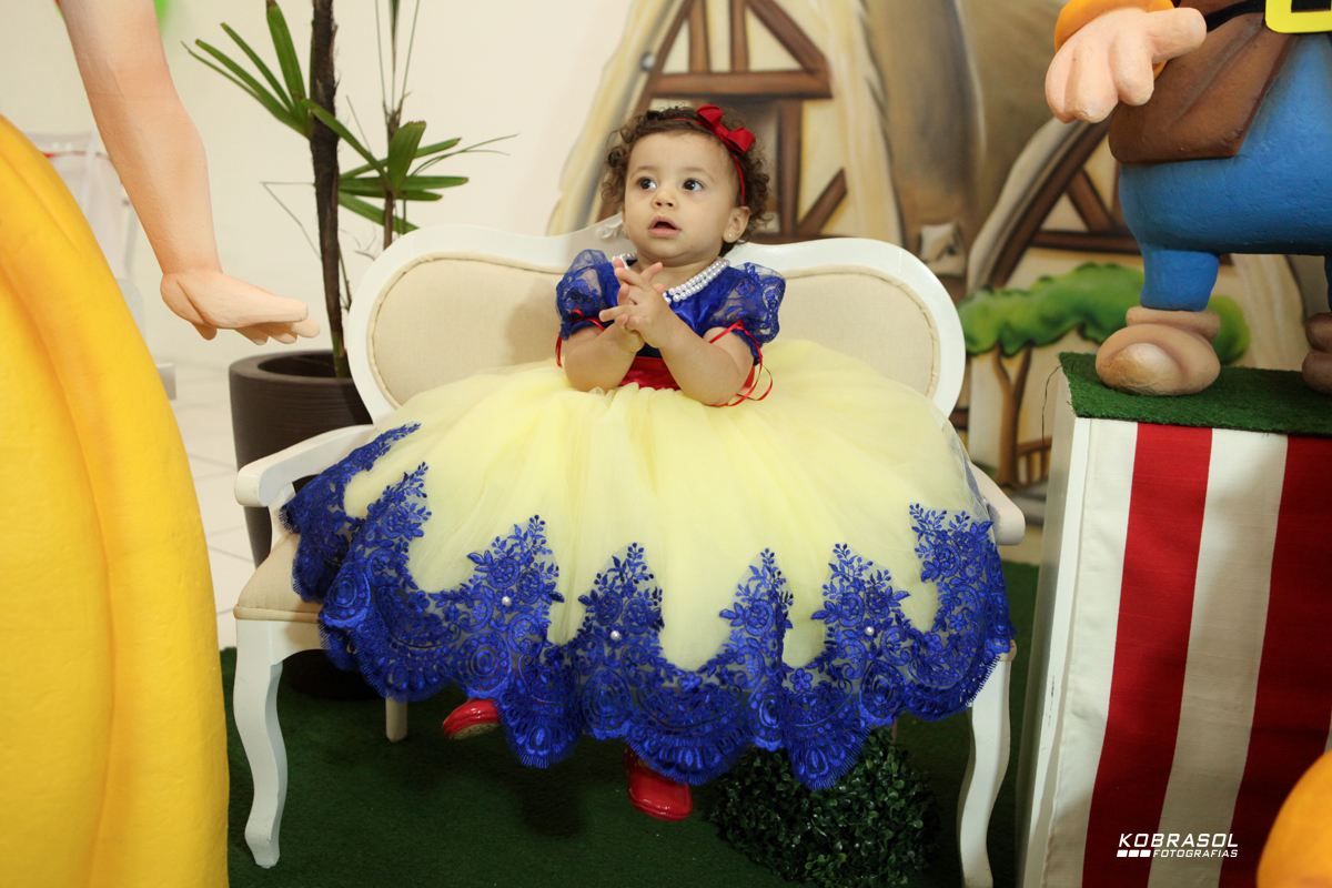 umano, umaninho, primeiroaninho, fotografiainfantil, fotodefesta, festadeumaninho, festabrancadeneve, brancadenevedecor, decoracaobrancadeneve, umaninho, primeiroano, festadeprincesa, maedemenina, fotosdefesta