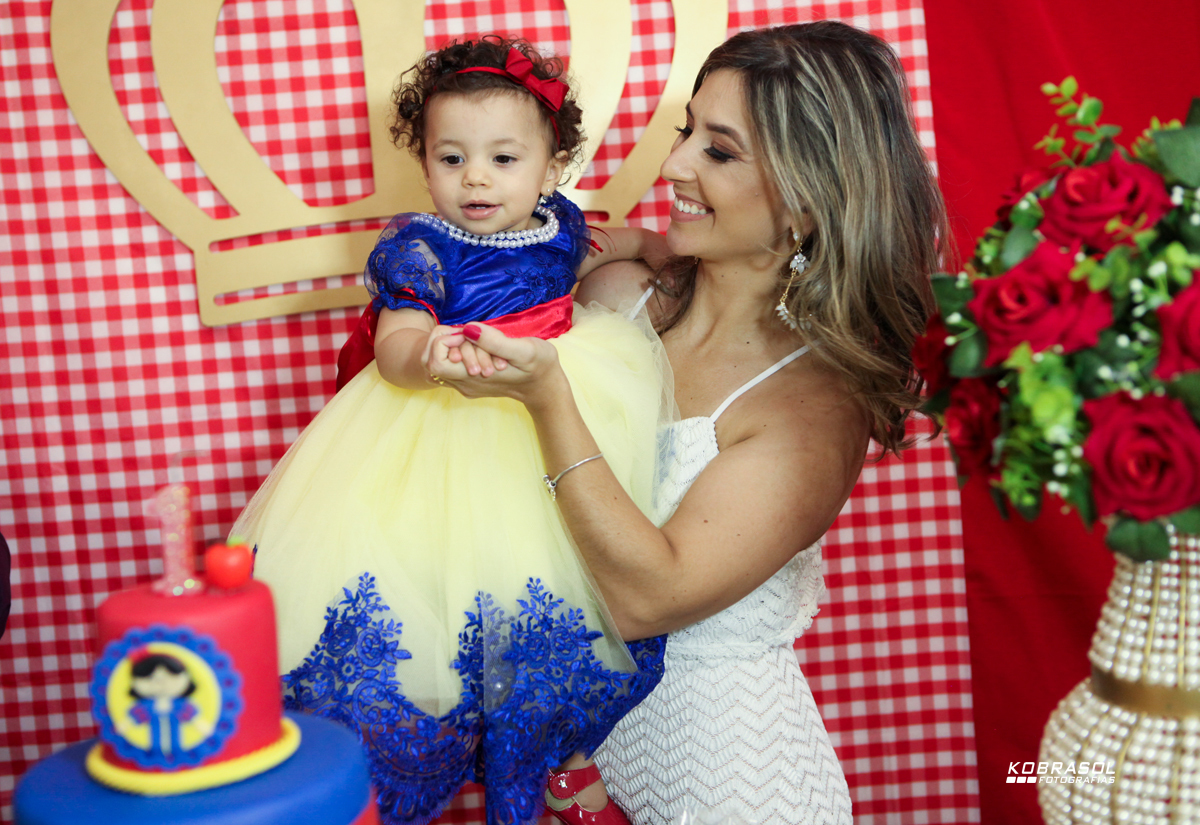 umano, umaninho, primeiroaninho, fotografiainfantil, fotodefesta, festadeumaninho, festabrancadeneve, brancadenevedecor, decoracaobrancadeneve, umaninho, primeiroano, festadeprincesa, maedemenina, fotosdefesta