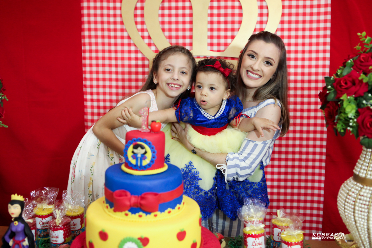 umano, umaninho, primeiroaninho, fotografiainfantil, fotodefesta, festadeumaninho, festabrancadeneve, brancadenevedecor, decoracaobrancadeneve, umaninho, primeiroano, festadeprincesa, maedemenina, fotosdefesta