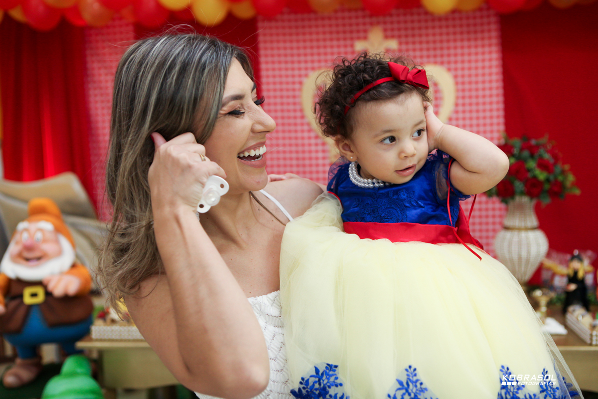 umano, umaninho, primeiroaninho, fotografiainfantil, fotodefesta, festadeumaninho, festabrancadeneve, brancadenevedecor, decoracaobrancadeneve, umaninho, primeiroano, festadeprincesa, maedemenina, fotosdefesta