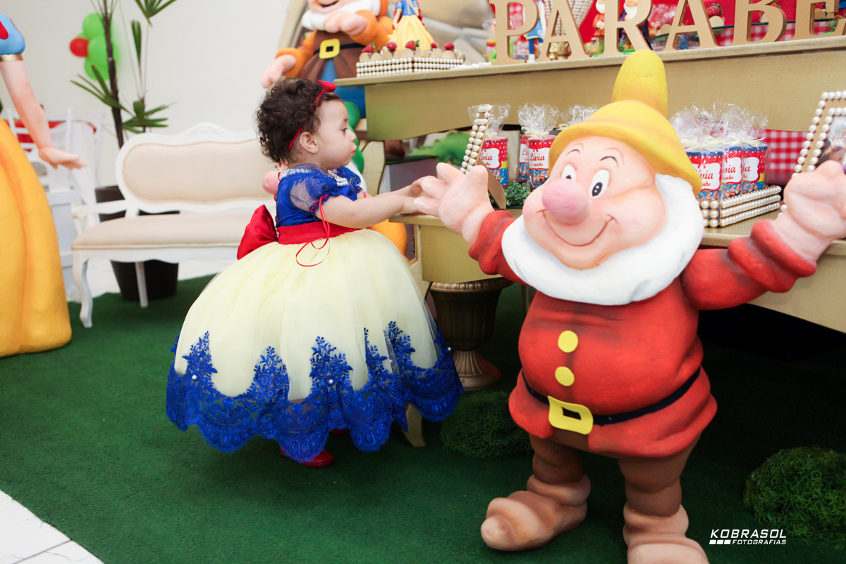 umano, umaninho, primeiroaninho, fotografiainfantil, fotodefesta, festadeumaninho, festabrancadeneve, brancadenevedecor, decoracaobrancadeneve, umaninho, primeiroano, festadeprincesa, maedemenina, fotosdefesta
