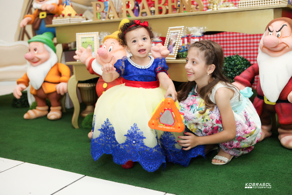 umano, umaninho, primeiroaninho, fotografiainfantil, fotodefesta, festadeumaninho, festabrancadeneve, brancadenevedecor, decoracaobrancadeneve, umaninho, primeiroano, festadeprincesa, maedemenina, fotosdefesta