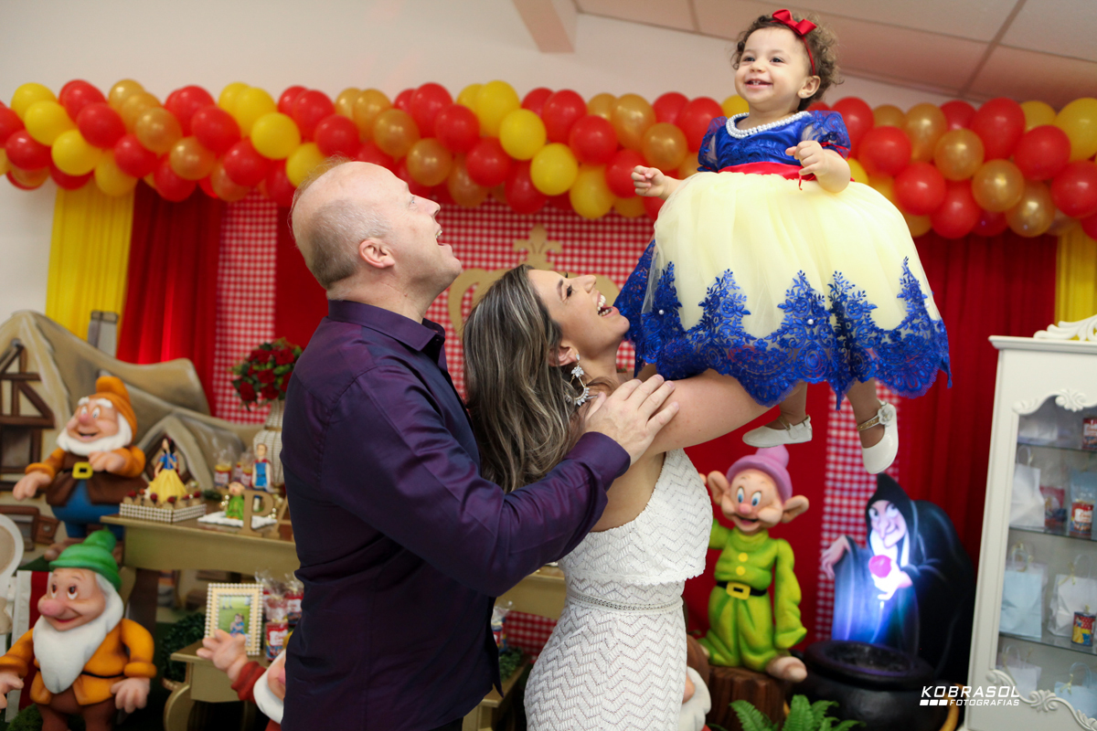 umano, umaninho, primeiroaninho, fotografiainfantil, fotodefesta, festadeumaninho, festabrancadeneve, brancadenevedecor, decoracaobrancadeneve, umaninho, primeiroano, festadeprincesa, maedemenina, fotosdefesta