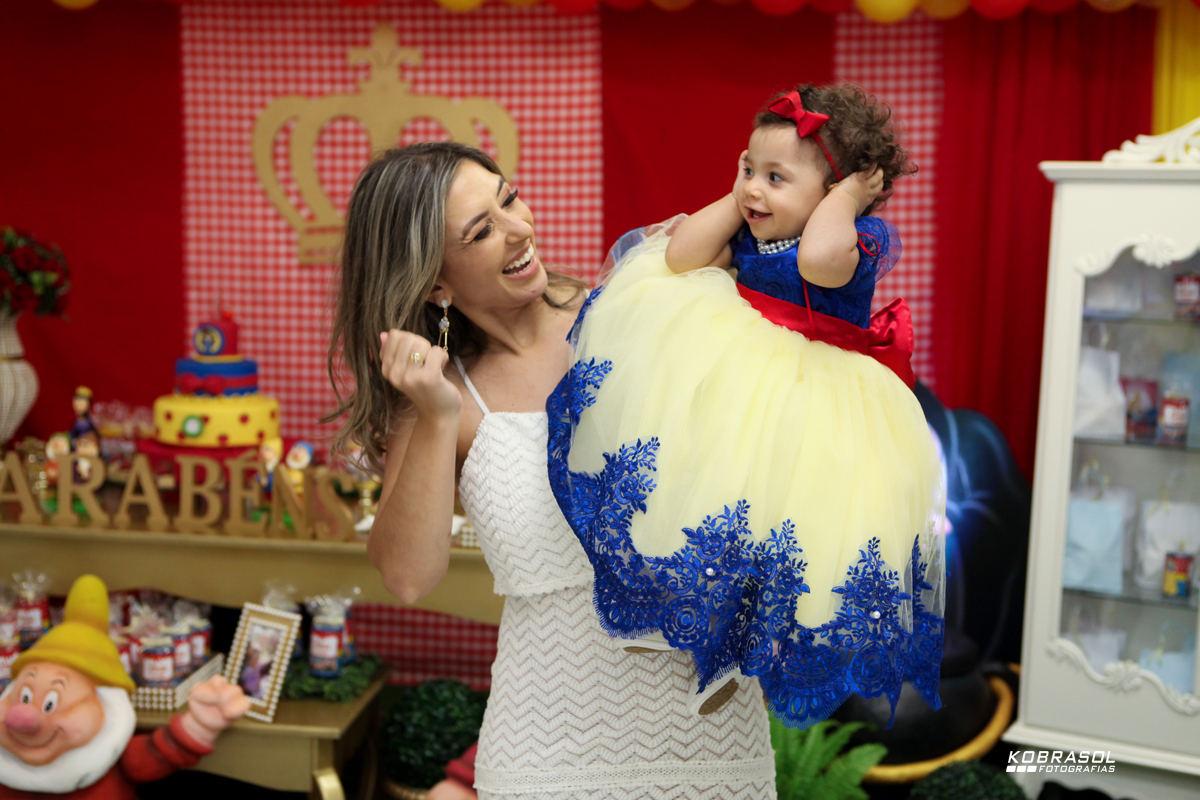 umano, umaninho, primeiroaninho, fotografiainfantil, fotodefesta, festadeumaninho, festabrancadeneve, brancadenevedecor, decoracaobrancadeneve, umaninho, primeiroano, festadeprincesa, maedemenina, fotosdefesta