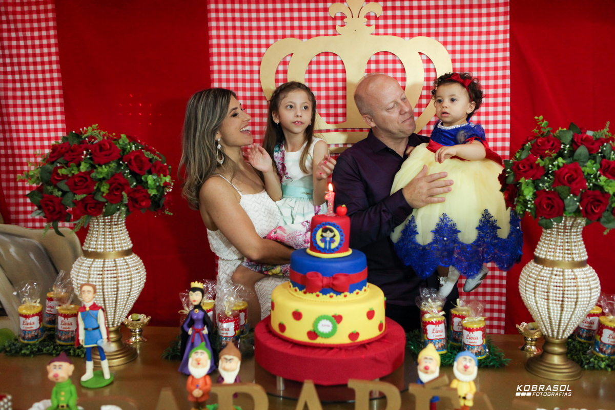 umano, umaninho, primeiroaninho, fotografiainfantil, fotodefesta, festadeumaninho, festabrancadeneve, brancadenevedecor, decoracaobrancadeneve, umaninho, primeiroano, festadeprincesa, maedemenina, fotosdefesta