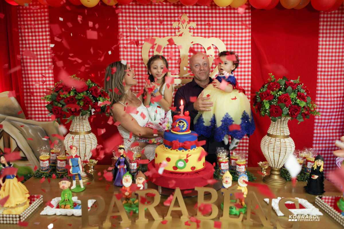 umano, umaninho, primeiroaninho, fotografiainfantil, fotodefesta, festadeumaninho, festabrancadeneve, brancadenevedecor, decoracaobrancadeneve, umaninho, primeiroano, festadeprincesa, maedemenina, fotosdefesta