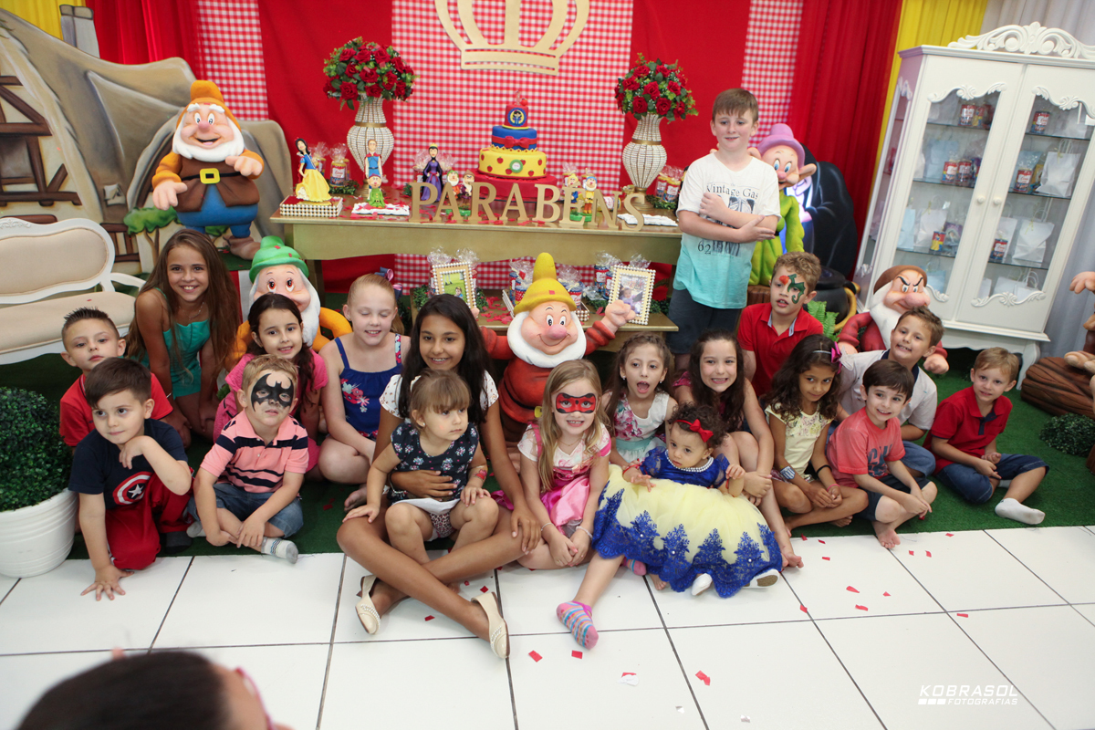 umano, umaninho, primeiroaninho, fotografiainfantil, fotodefesta, festadeumaninho, festabrancadeneve, brancadenevedecor, decoracaobrancadeneve, umaninho, primeiroano, festadeprincesa, maedemenina, fotosdefesta