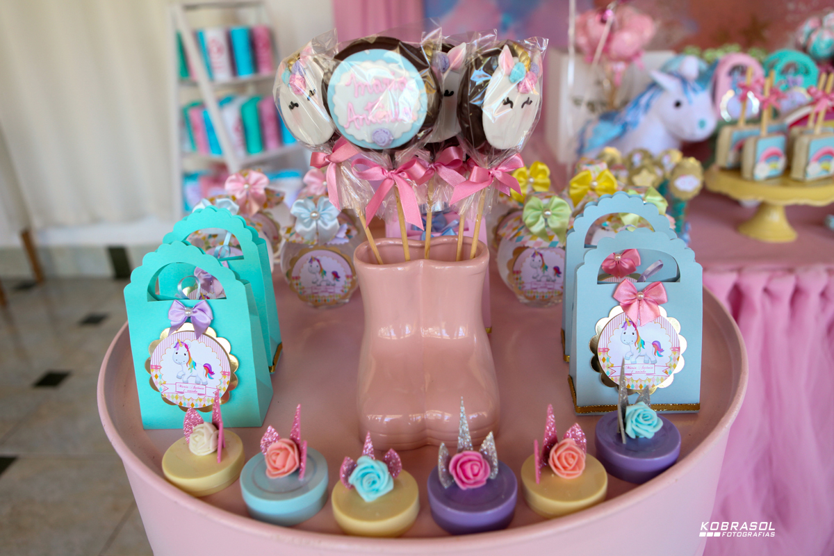 umano, umaninho, primeiroaninho, fotografiainfantil, fotodefesta, festadeumaninho, festaunicornio, unicorniodecor, decoracaodeunicornio, umaninho, primeiroano, festadeprincesa, maedemenina, fotosdefesta