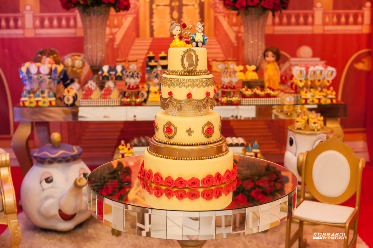 cincoanos, quintoaninho, fotografiainfantil, fotodefesta, festadecriança, abelaeaferadecor, festadeprincesa, familiareal, bricamundi