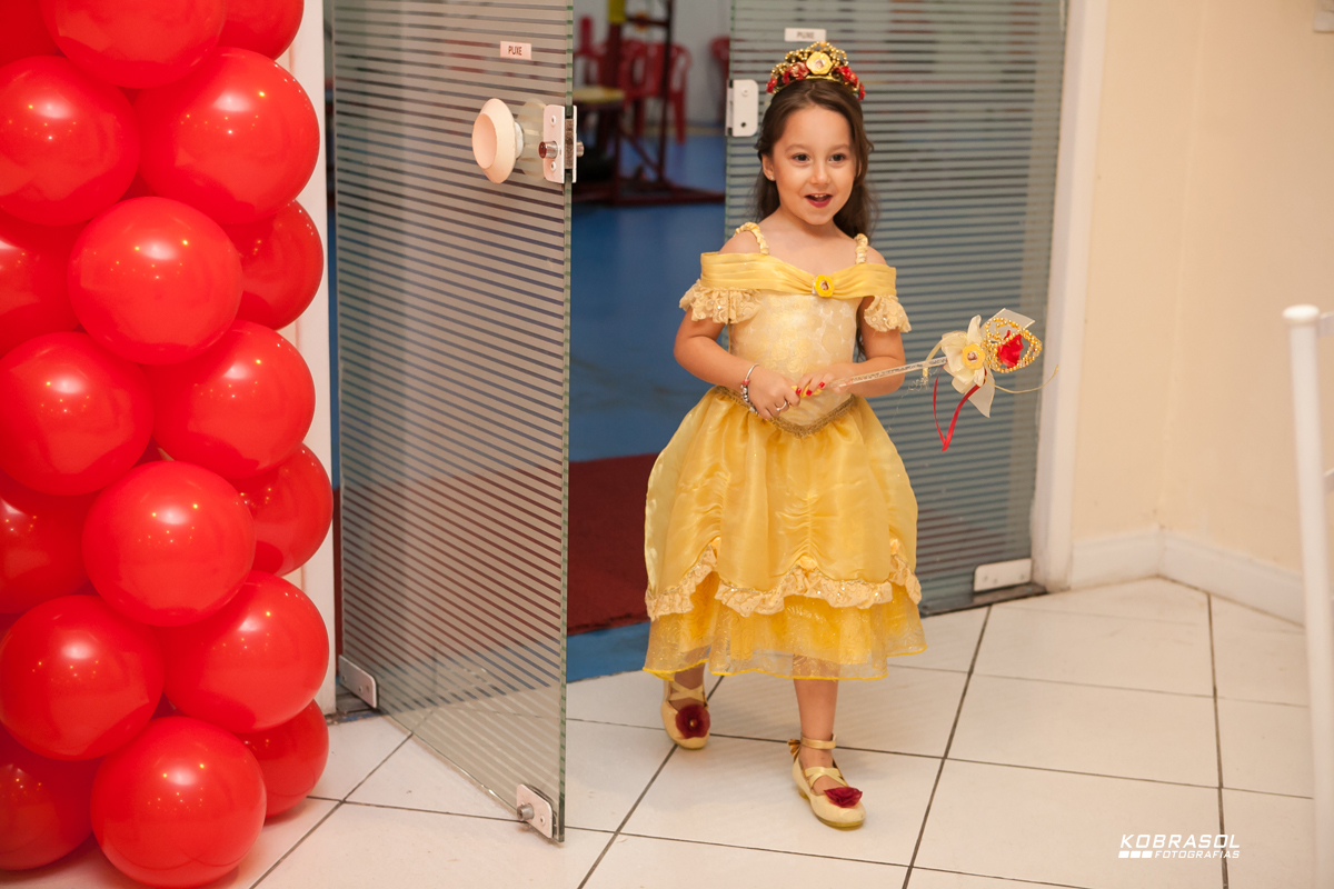 cincoanos, quintoaninho, fotografiainfantil, fotodefesta, festadecriança, abelaeaferadecor, festadeprincesa, familiareal, bricamundi