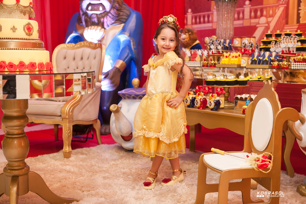 cincoanos, quintoaninho, fotografiainfantil, fotodefesta, festadecriança, abelaeaferadecor, festadeprincesa, familiareal, bricamundi