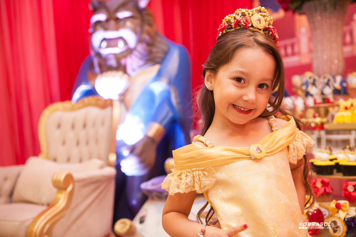 cincoanos, quintoaninho, fotografiainfantil, fotodefesta, festadecriança, abelaeaferadecor, festadeprincesa, familiareal, bricamundi