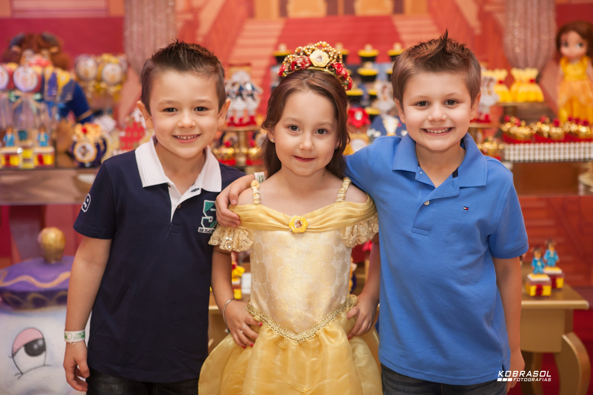 cincoanos, quintoaninho, fotografiainfantil, fotodefesta, festadecriança, abelaeaferadecor, festadeprincesa, familiareal, bricamundi